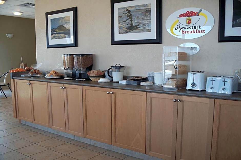 Super 8 by Wyndham Pincher Creek AB