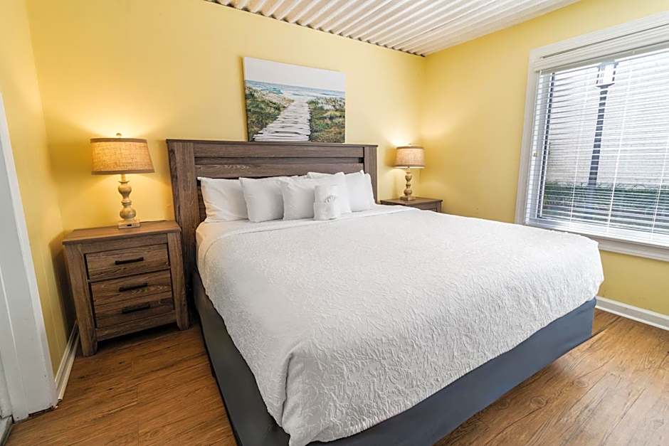 Oceanfront Litchfield Inn