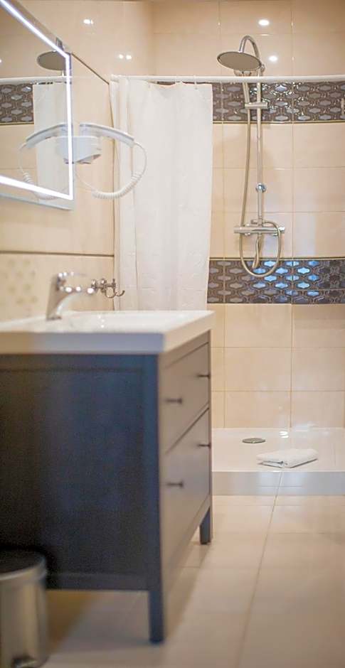 Pod Wzgórzem Bed & Breakfast