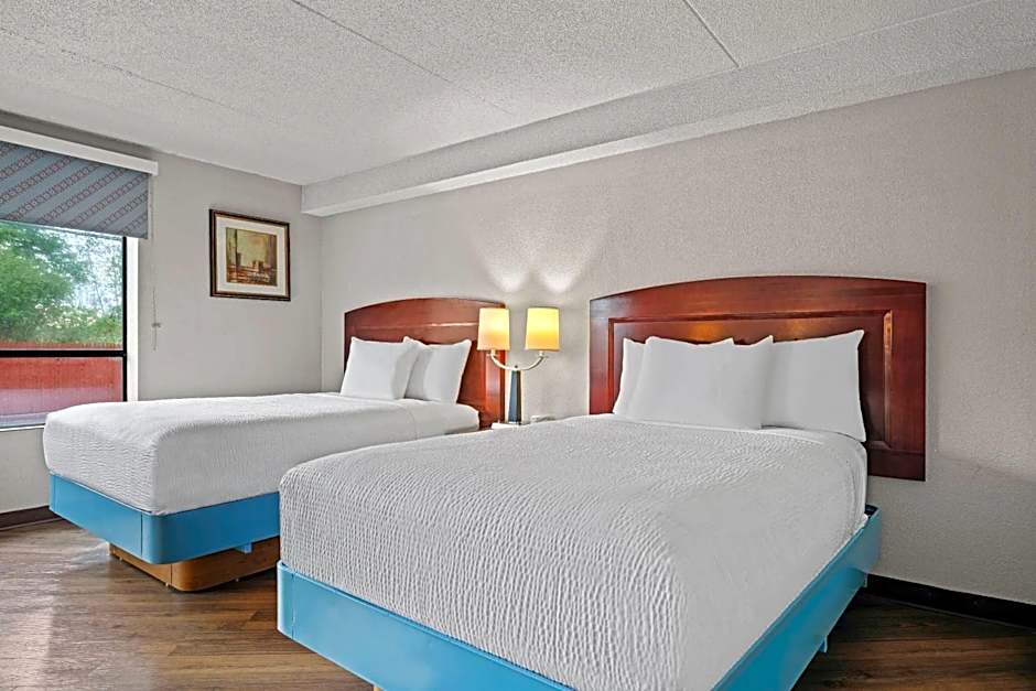 Days Inn by Wyndham Utica