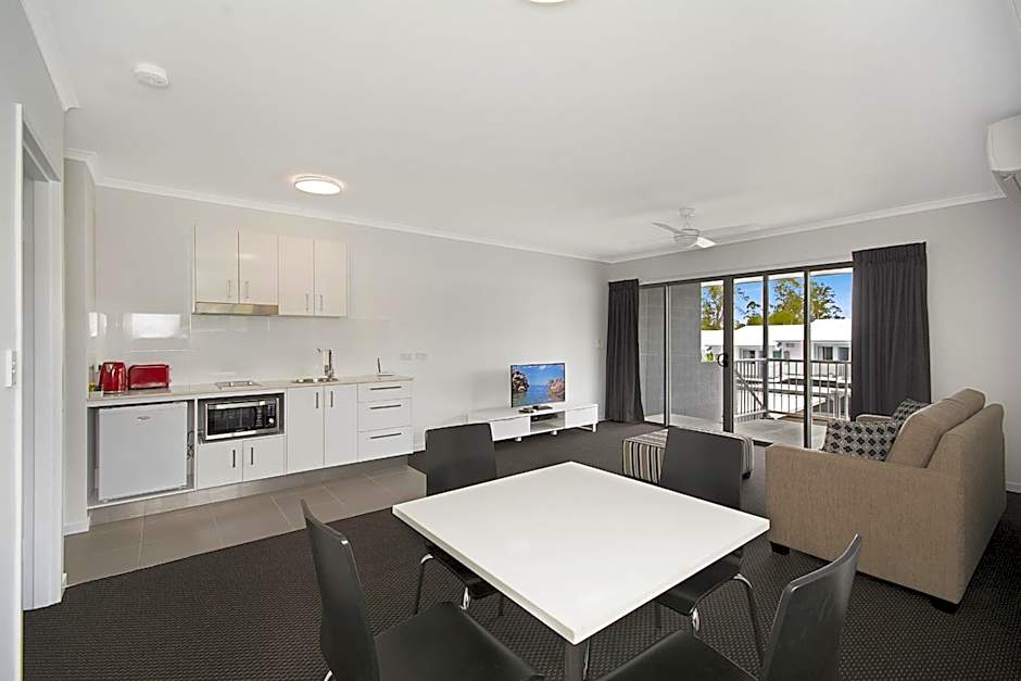 Cooroy Luxury Motel Apartments
