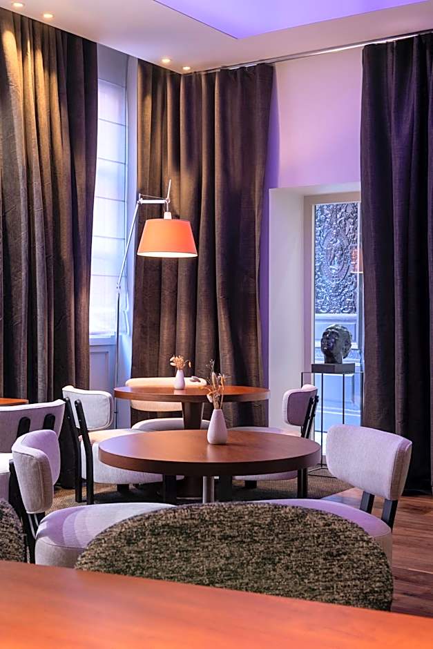 Le Grand Balcon Hotel