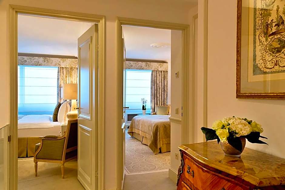 Photo 1 of 5 of Duplex Suite