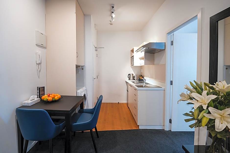 Gilmer Apartment Hotel