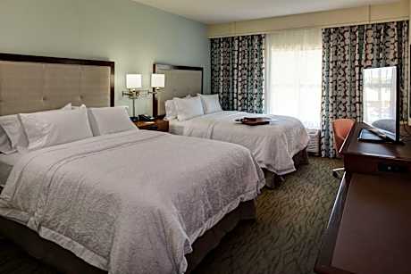 Queen Room with Two Queen Beds - Hearing Access/Non-Smoking