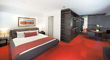 Luxury Pool Suite