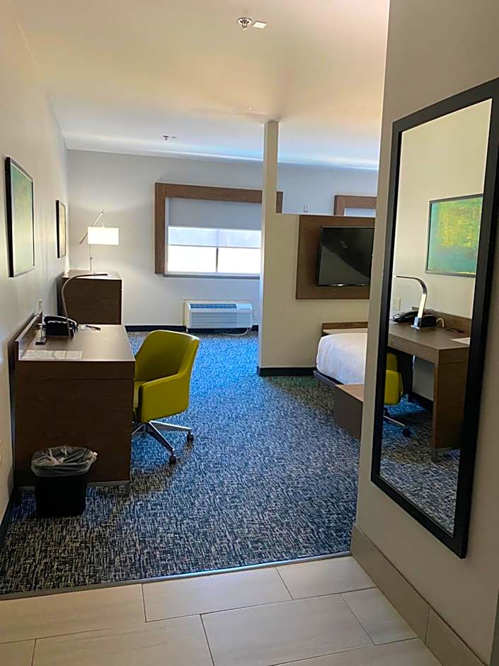 Comfort Inn and Suites Near Lake Guntersville