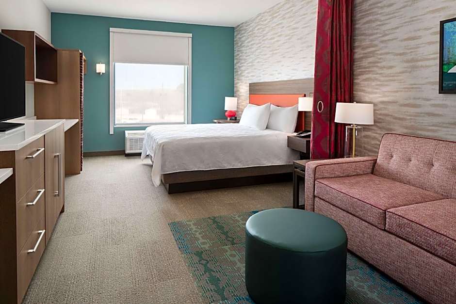 Photo 1 of 6 of Studio 1 King Bed, Hearing/Mobility Accessible, Bathtub