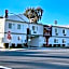 Manhattan Inn & Suites