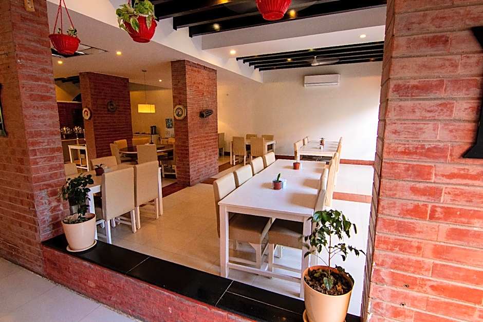 Hotel Ananda Inn