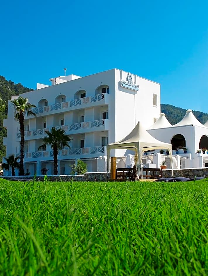 Casa Blanca Beach Hotel
