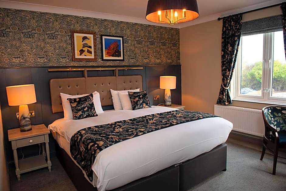 The Red Lion Inn by Chef & Brewer Collection