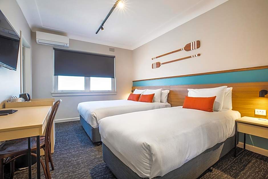 Photo 1 of 23 of Studio 1 Queen Bed and 1 Twin Bed
