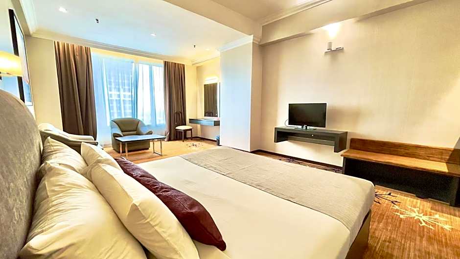 Photo 1 of 4 of Deluxe Premier 1 King Bed