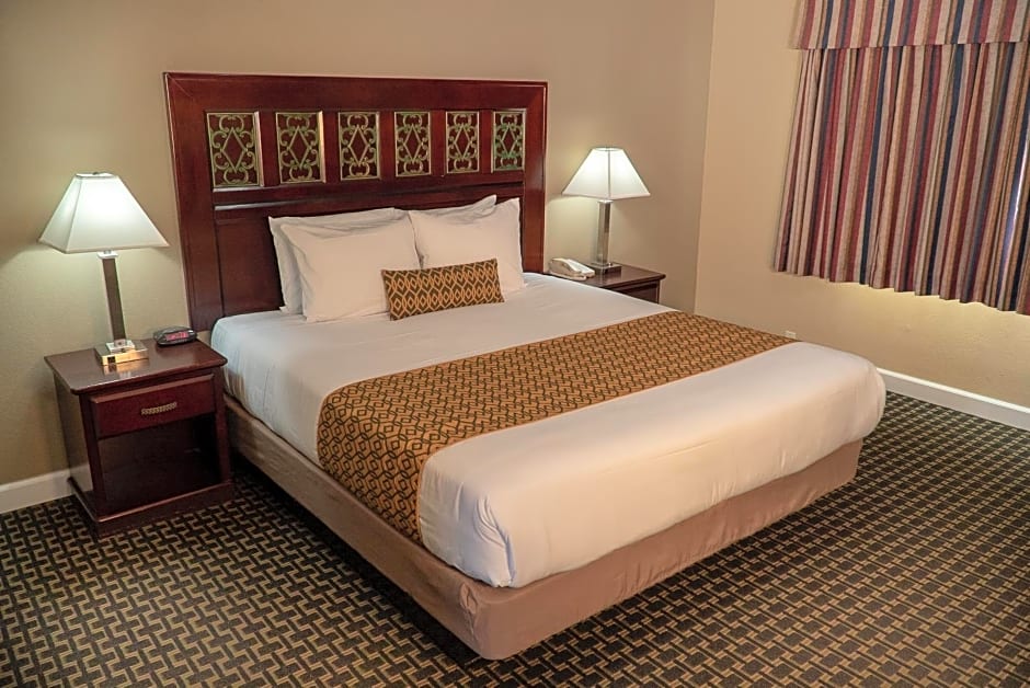 Sea Breeze Inn - San Simeon