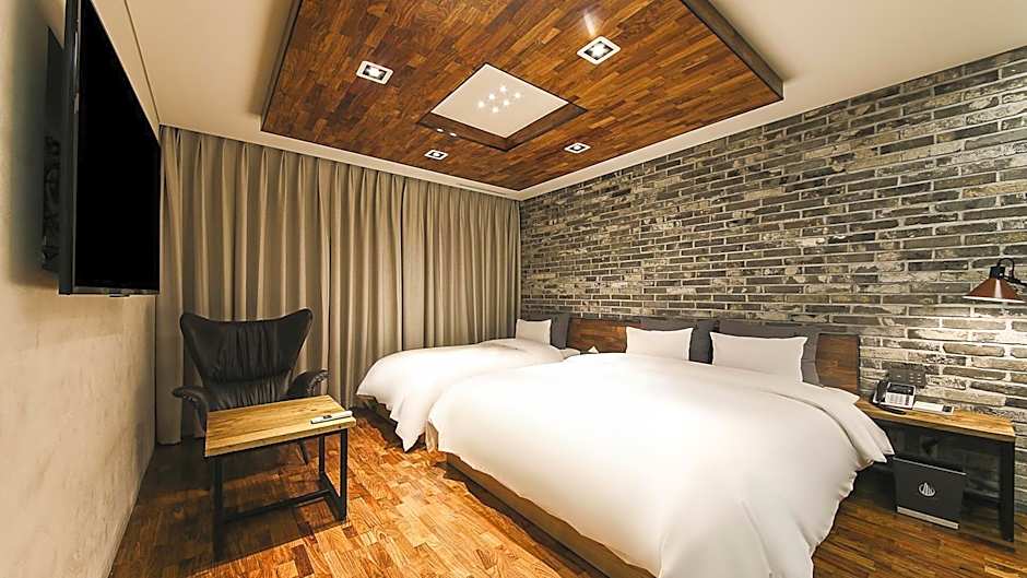 Yeoubi Hotel
