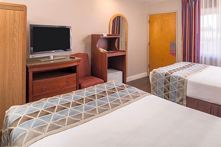 Laurel Inn & Conference Center