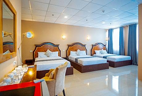 RedDoorz Plus @ Hotel Platinum Occidental Mindoro