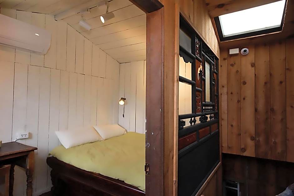 OwlStay Jiufen Wander