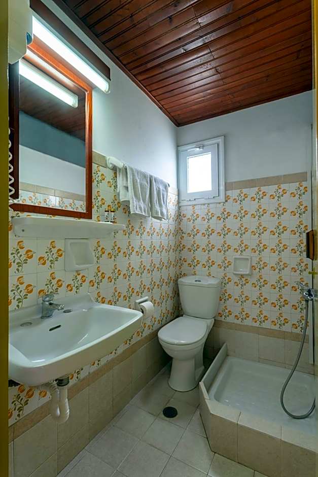 Binji Hotel