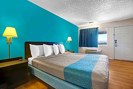 1 King Bed | Suite, Non-Smoking, Hot Tub