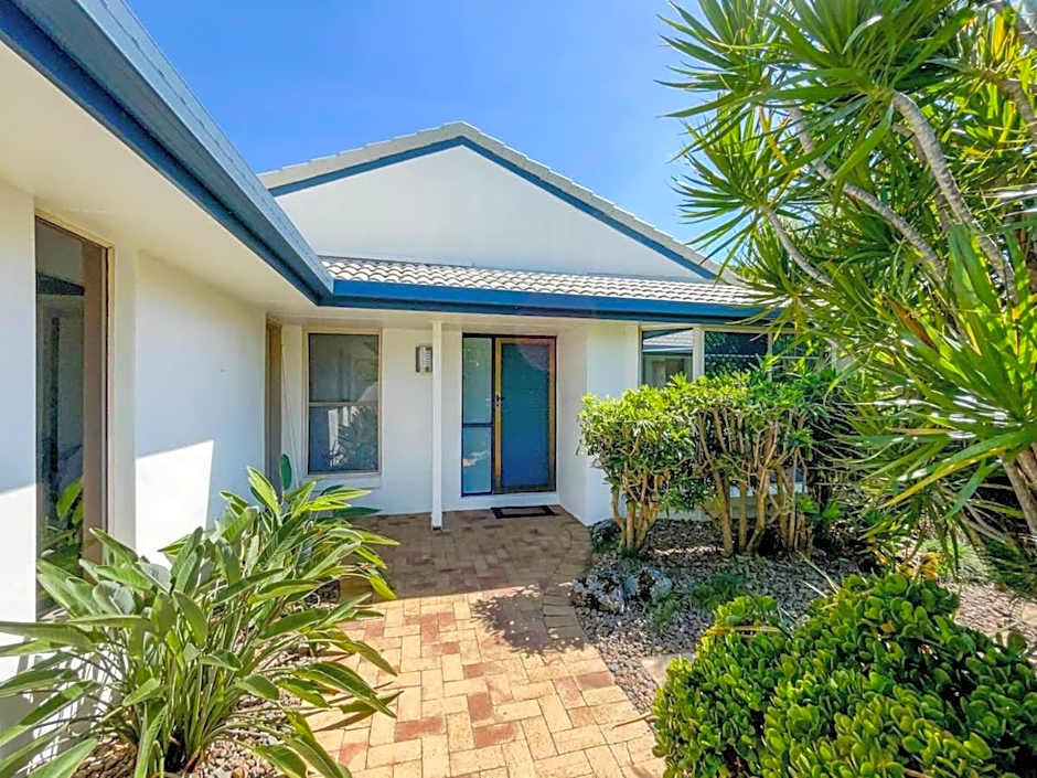 Bokarina Beach House - Family & Pet Friendly