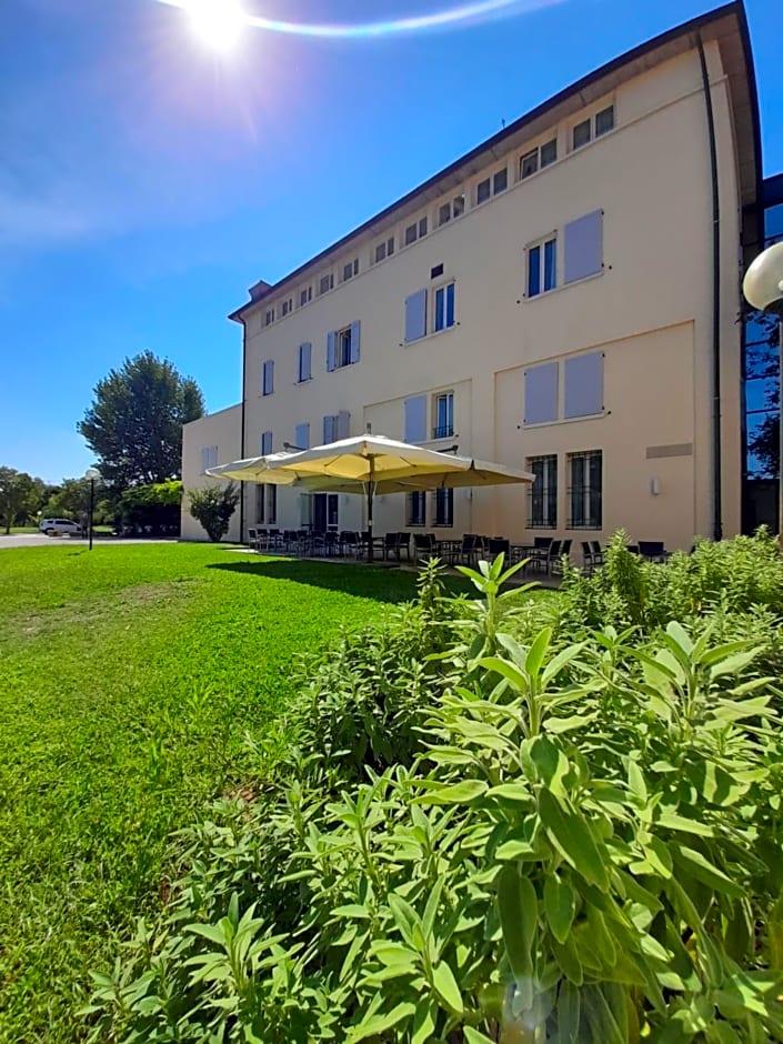 Rechigi Park Hotel