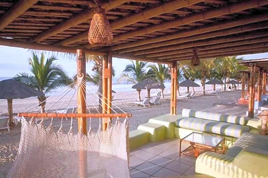 Punta Sal Suites & Bungalows Resort