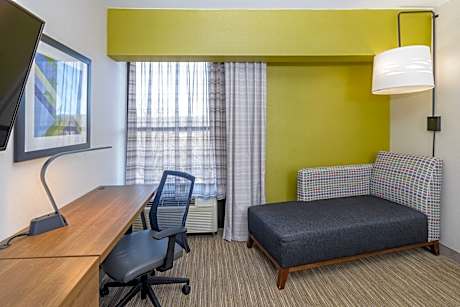 1 King Bed Standard Comm Accessible