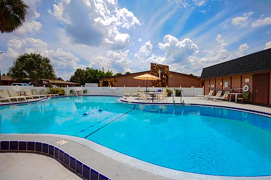 Liberty Garden Inn by OYO Kissimmee near Disney World