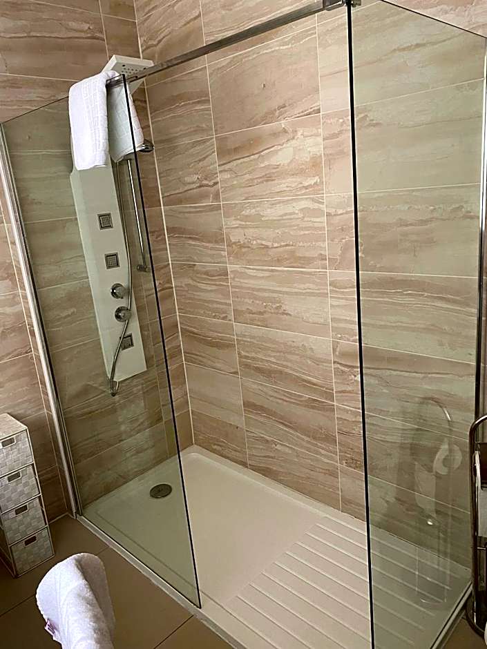 Crowwood Hotel and Alba Restaurant