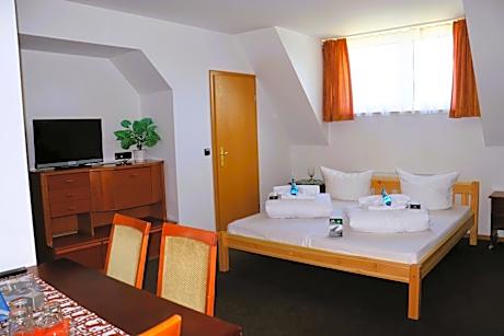 Family Room (4 Adults)