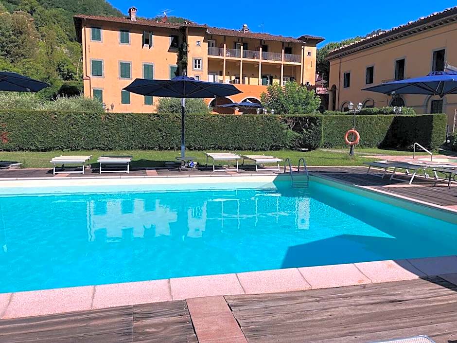 Park Hotel Regina - with air-condition and pool