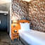 Aris Grand Place Hotel