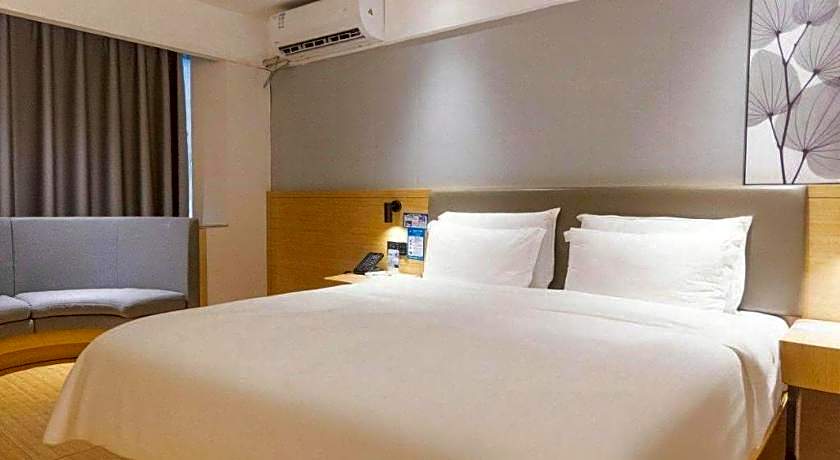 GreenTree Inn Lianyungang Suning Square Hualian Mantion Hotel