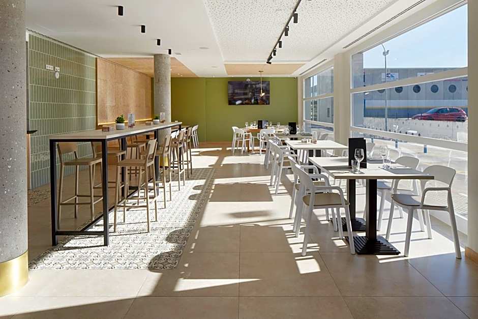 Hotel Logroño Avda de Madrid 25