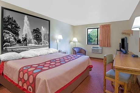 1 Queen Bed Non-Smoking