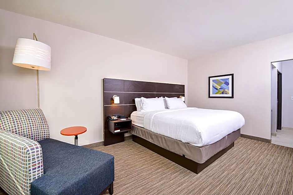 Photo 1 of 3 of Standard 1 King Bed