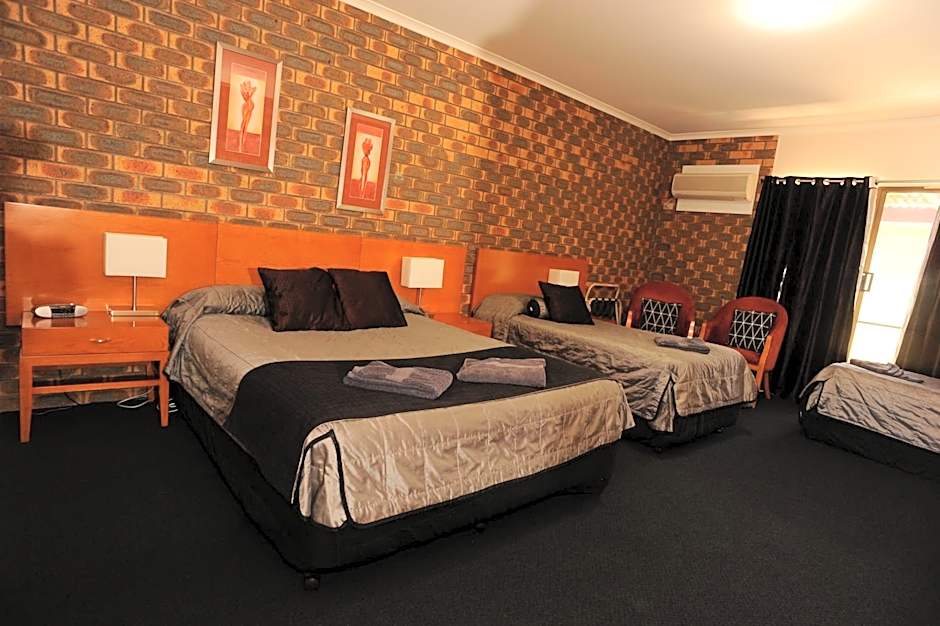 Horsham Mid City Court Motel