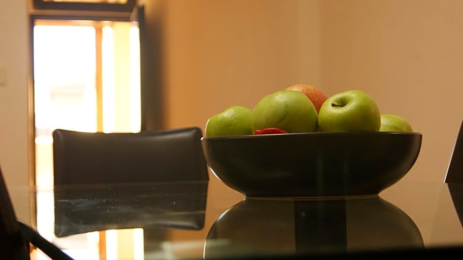 Vegan Inn Airport - Adults Only - LATE CHECK IN