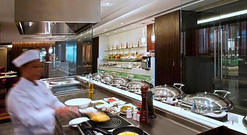 Centro Al Manhal by Rotana