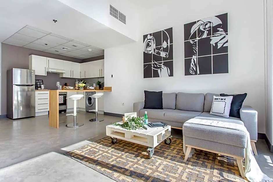 Frank Porter - Marina Views Tower B