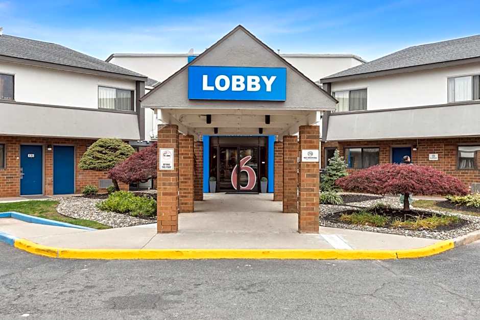 Motel 6 Piscataway