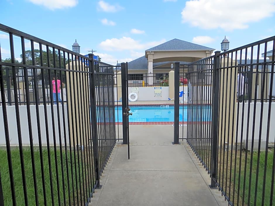 Executive Inn & Suites West Columbia