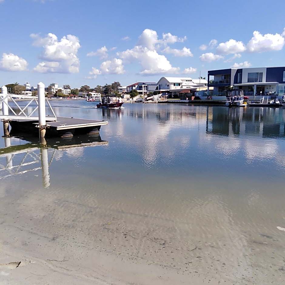 Pelican Cove Waterfront Apartment