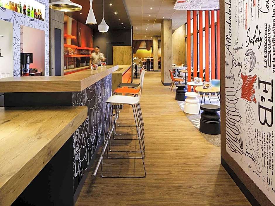 ibis Versailles Chateau