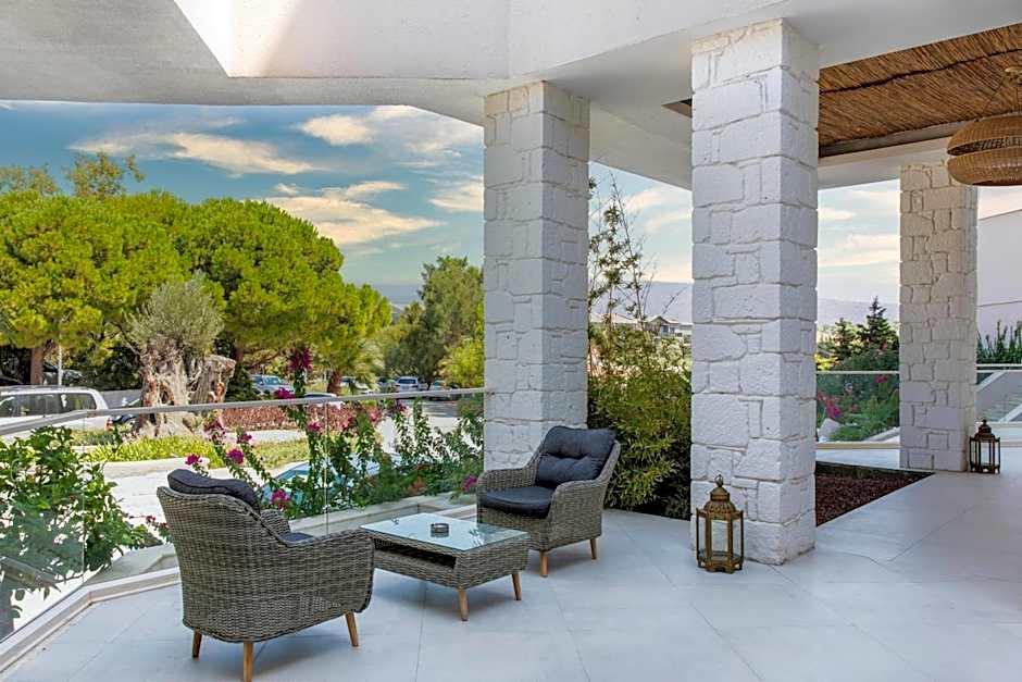 Design Plus Seya Beach Hotel