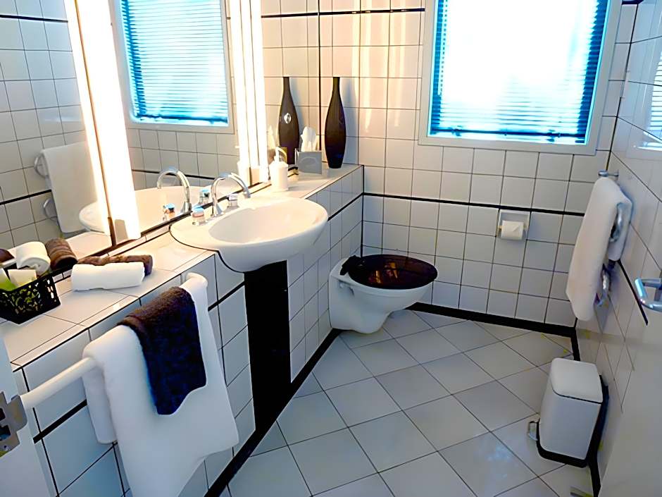 Serenity on Wakeman Bed and Breakfast