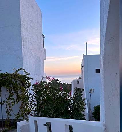 Thalia Bloom Villa Apartments