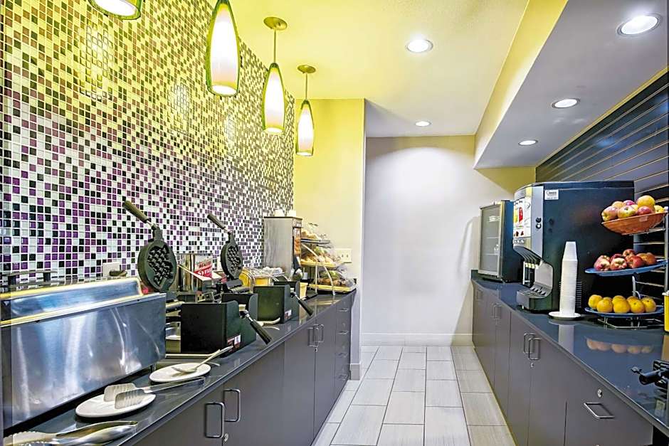 Staybridge Suites Spring - Woodlands Area